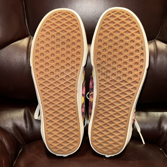 Vans Old Skool Floral & Stripe Shoes - Picture 15 of 15